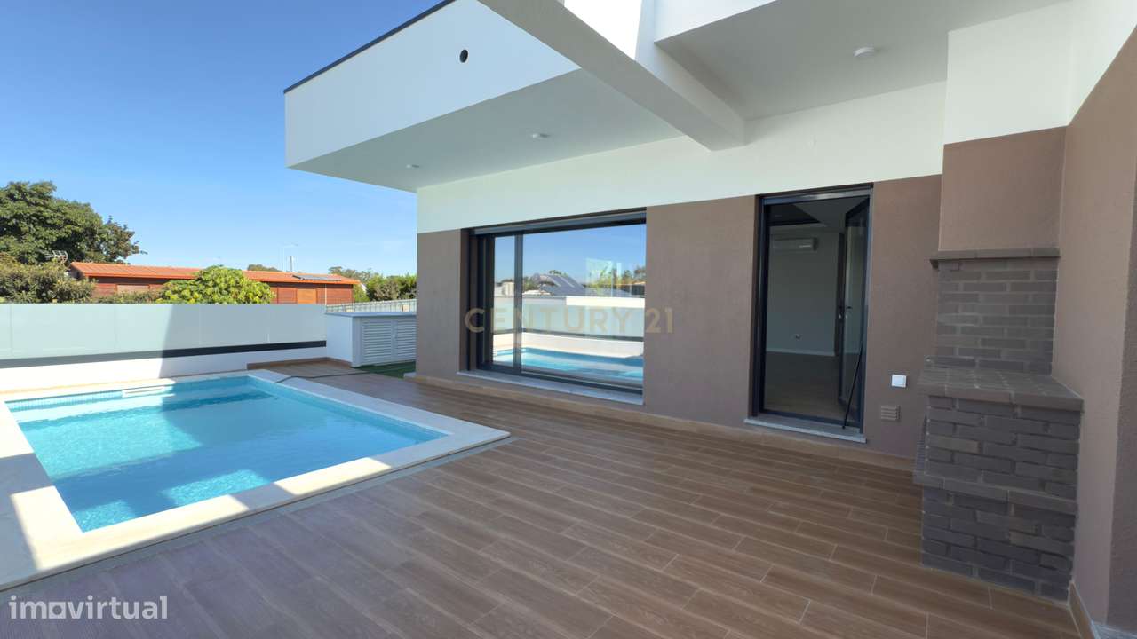 Moradia T4 Isolada com Piscina em Fernão Ferro | 640.000€-6
