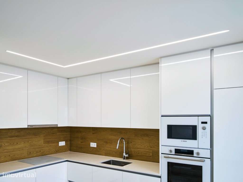 Edifício Independência- T2, r/c, excelentes áreas a 400 metros da p...-7