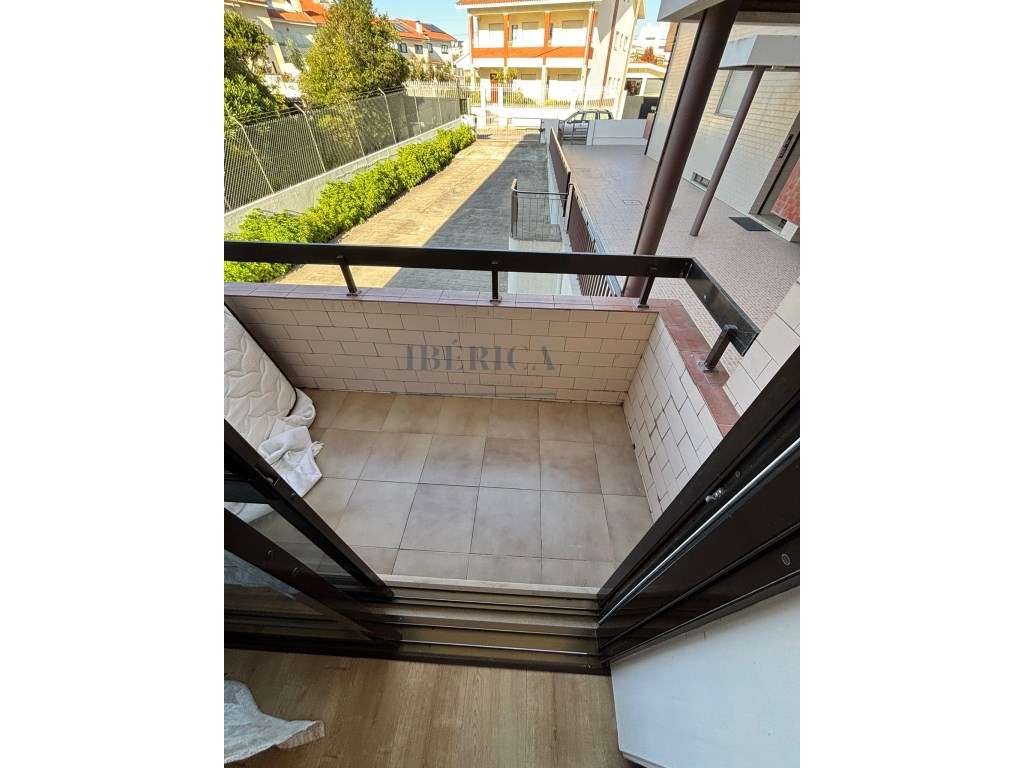 Apartamento T3 Renovado - São Félix da Marinha - 200 metros da prai...-35