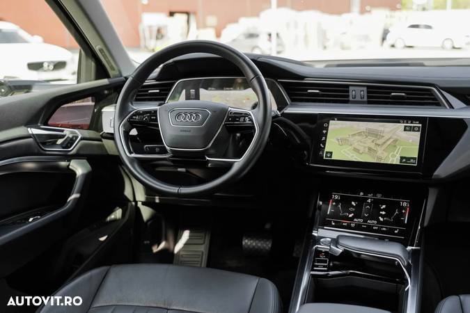 Audi e-tron - 12