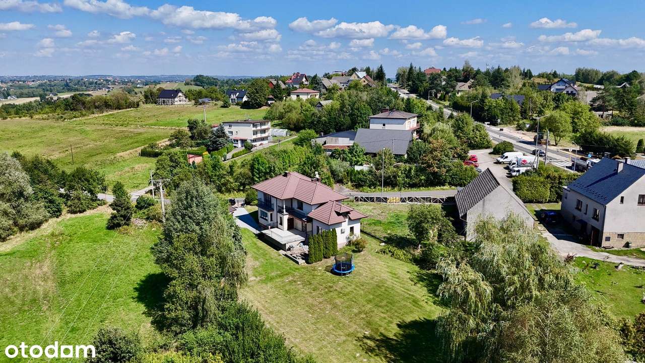 Przestronny dom (208,6 m²) na dużej działce – Borzęta k. Myślenic-14