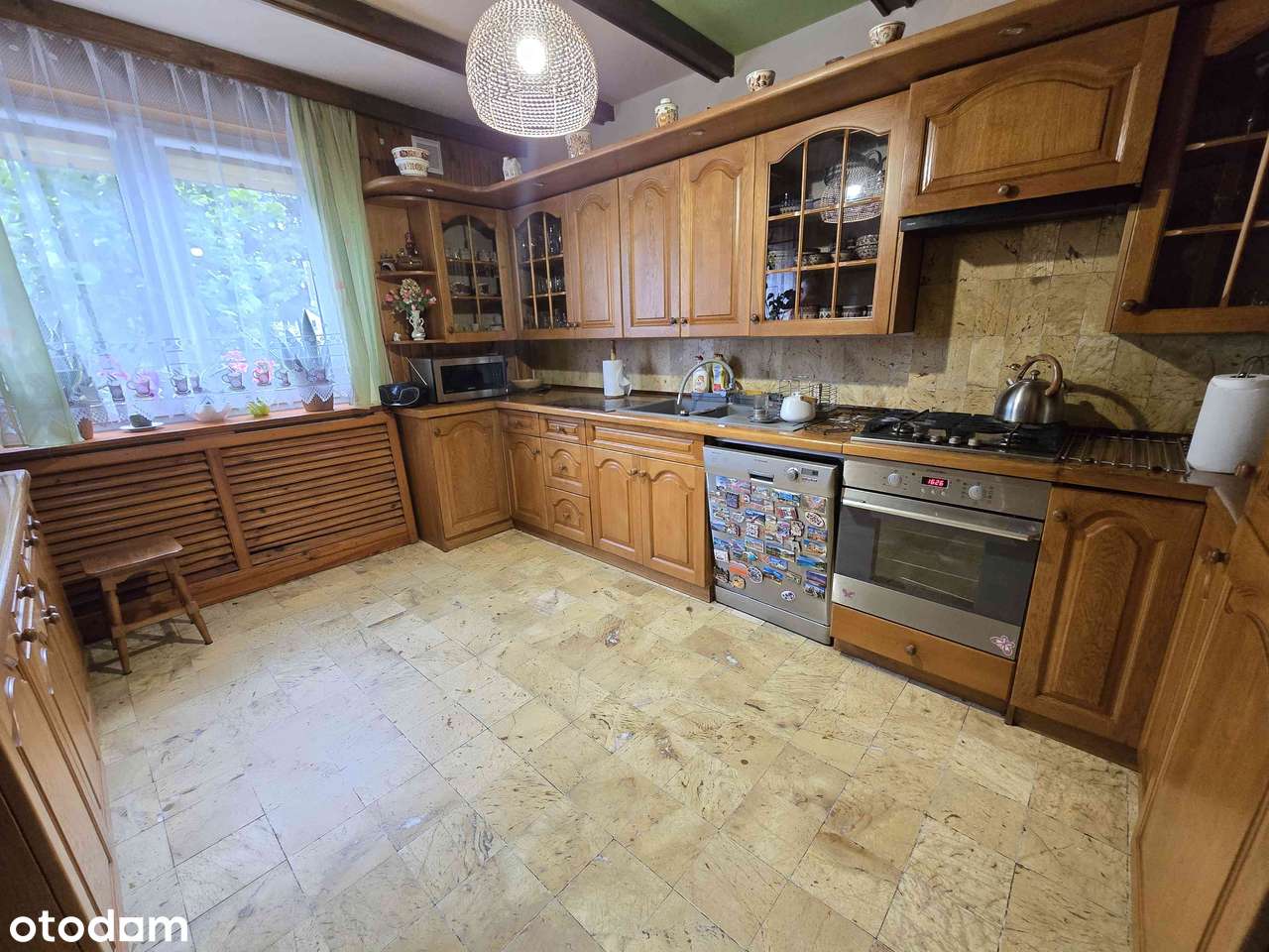 Połowa bliźniaka  wraz z działającym  biznesem-1