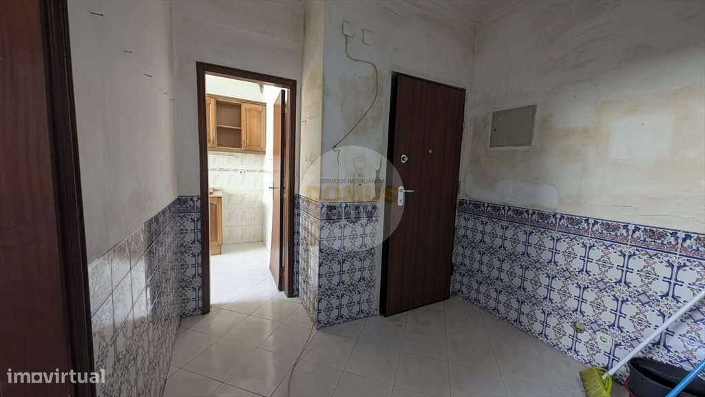 APARTAMENTO T1 | CAVE | PARA REMODELAÇÃO - CRUZ DE PAU-10