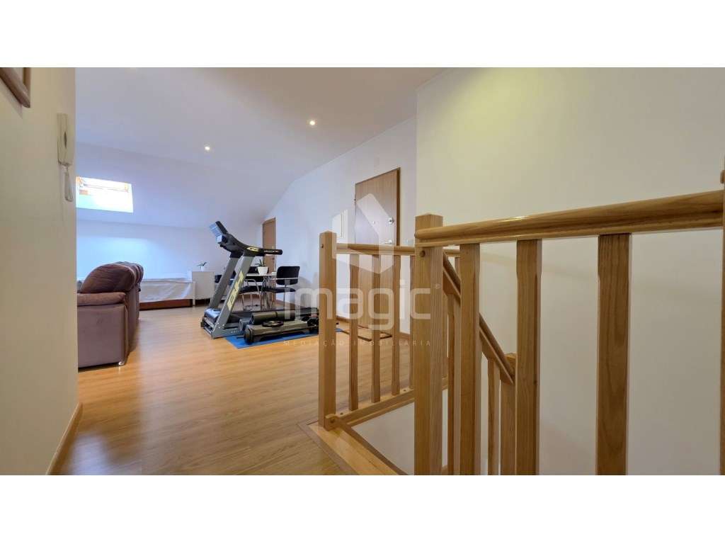 Apartamento T3 Duplex, com duas salas, usado na Malveira-23