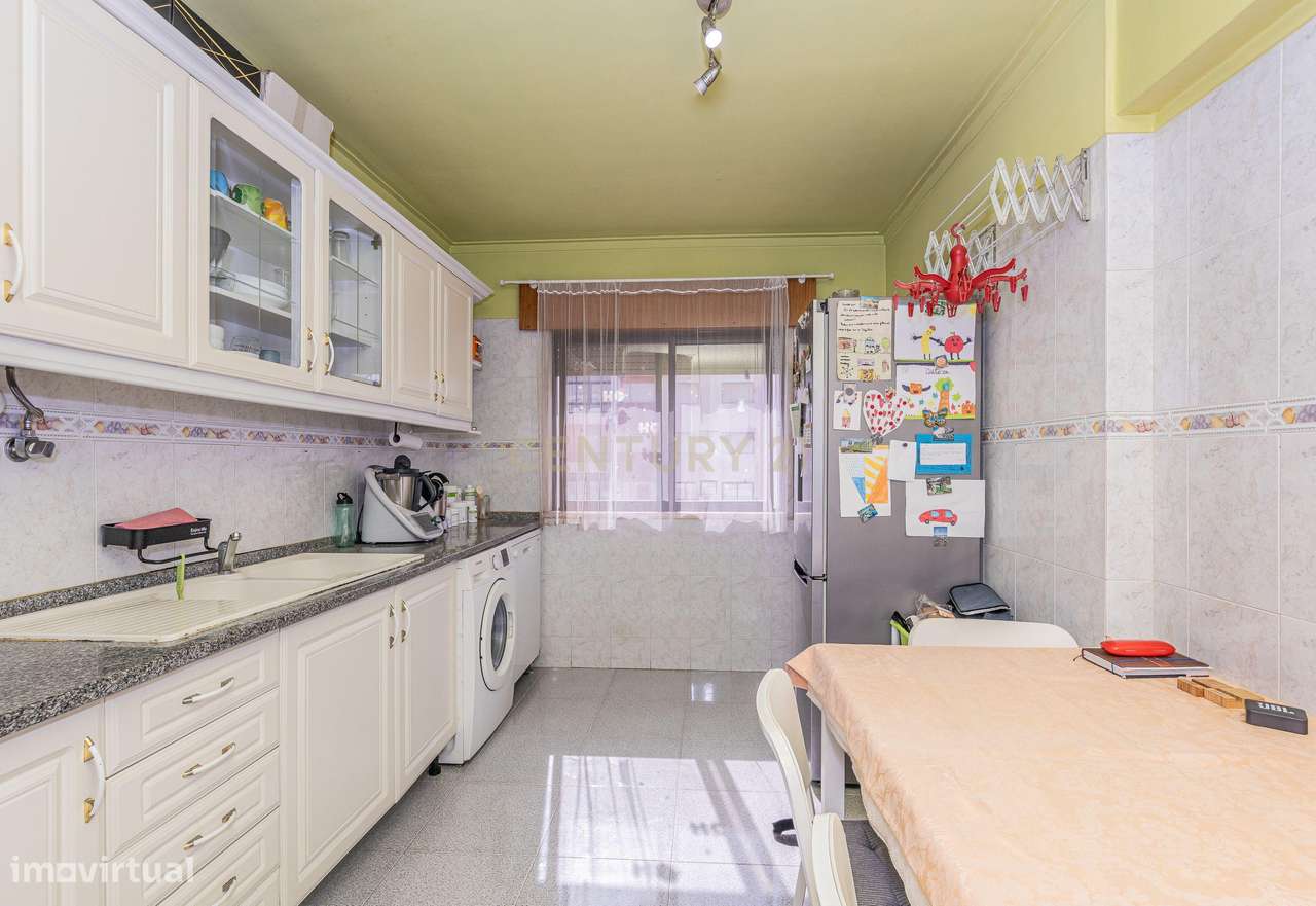 Apartamento T3 em S. Marcos/Cacém com Arrecadação-11