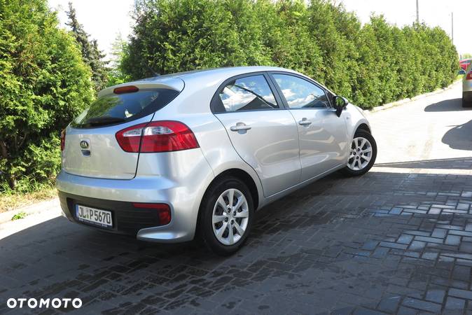 Kia Rio 1.2 Dream Team Edition - 12