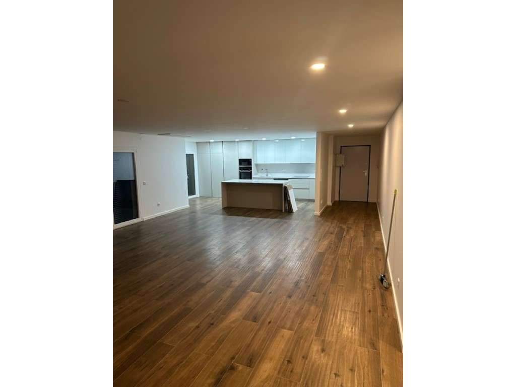 ALCOCHETE - T4 - DUPLEX DE LUXO - C/ TERRAÇO E GARAGEM/2 LUG.-19