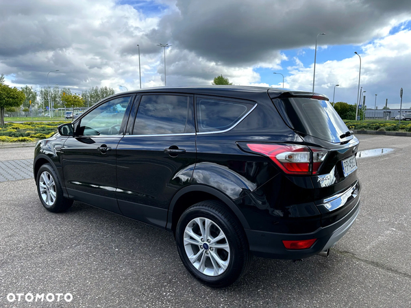 Ford Kuga 1.5 EcoBoost 2x4 Titanium - 13