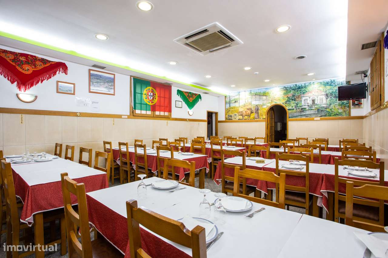 Espaçoso restaurante para trespasse em plena Rua Morais Soares - Grande imagem: 3/33