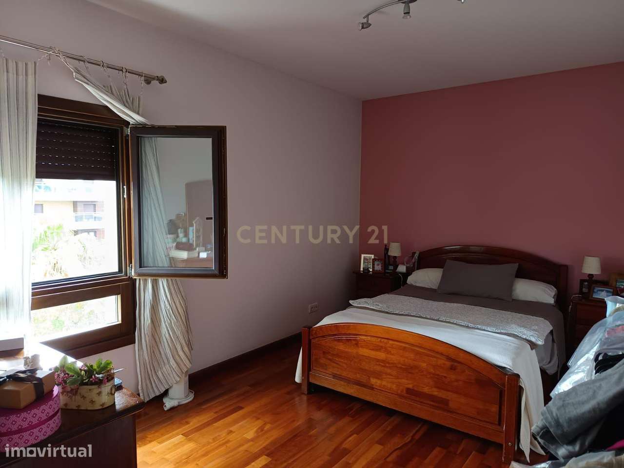 Terraços da Ponte - T3  com Varanda, Box e Vista Tejo-12