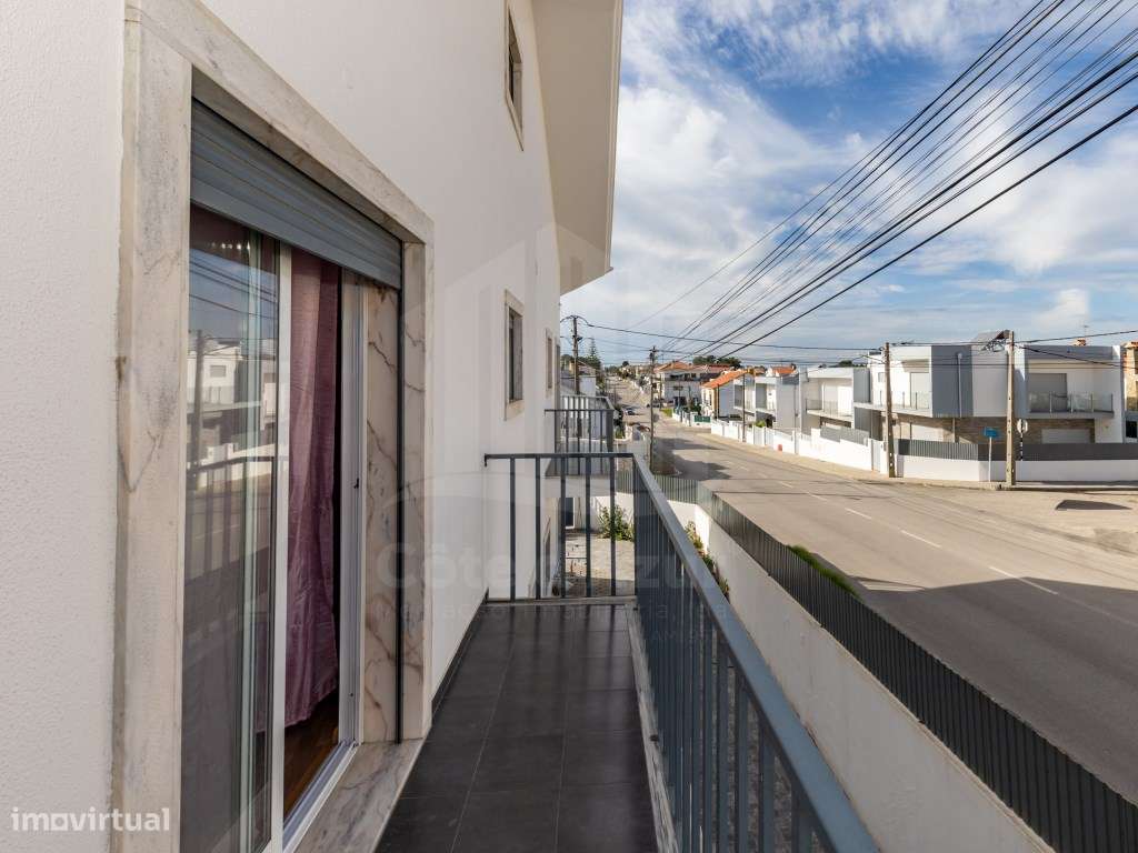 Moradia T2+1 com jardim e Sótão em Fernão Ferro-15