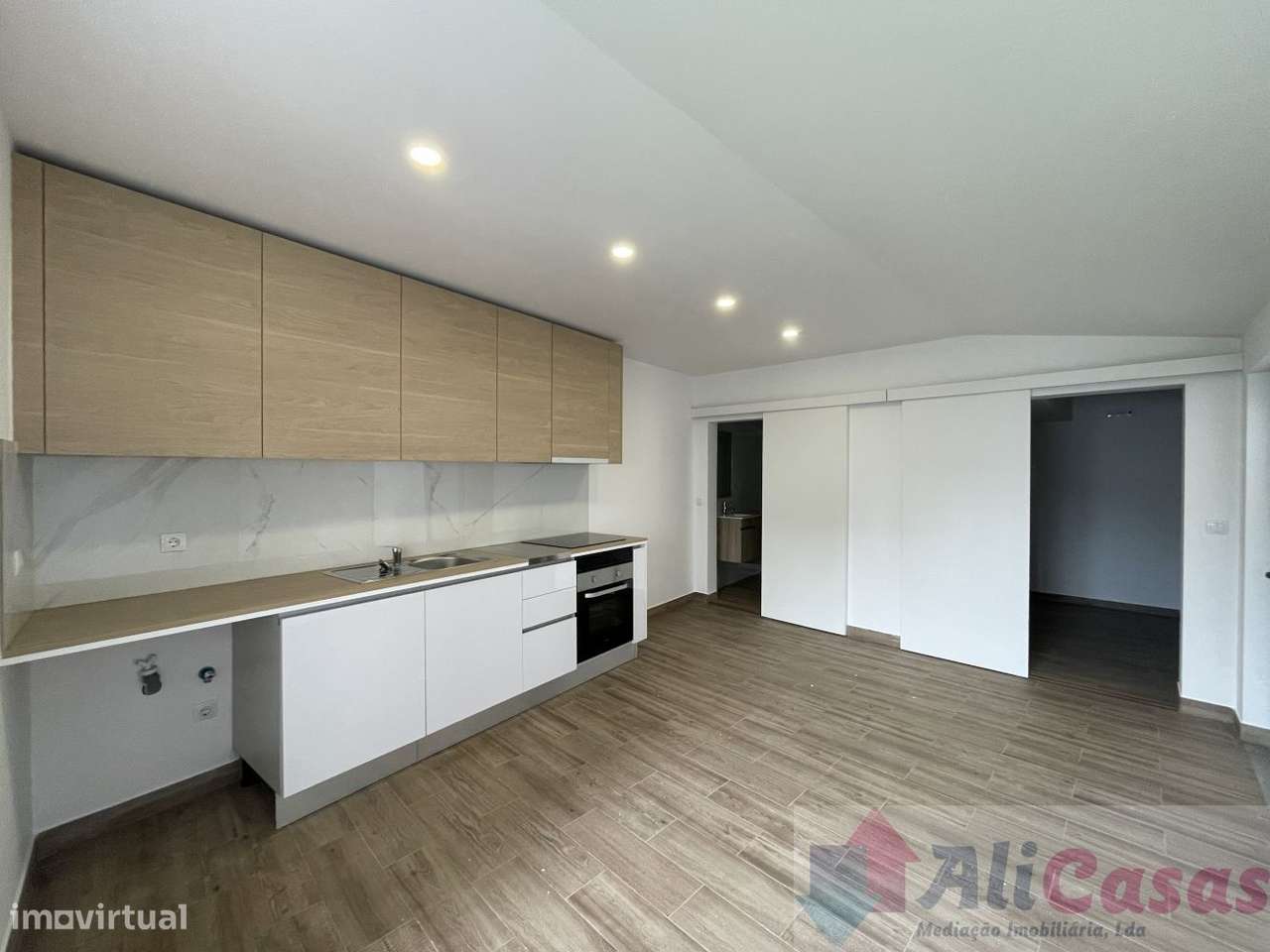 Excelente Anexo T1 Totalmente Renovado C/Garagem Indiv. - Grande imagem: 4/17