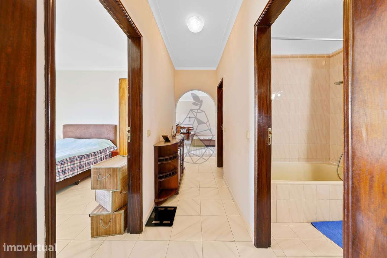 Apartamento T2 virado a Sul , com Garagem na Vila Rosa - Portimão-28