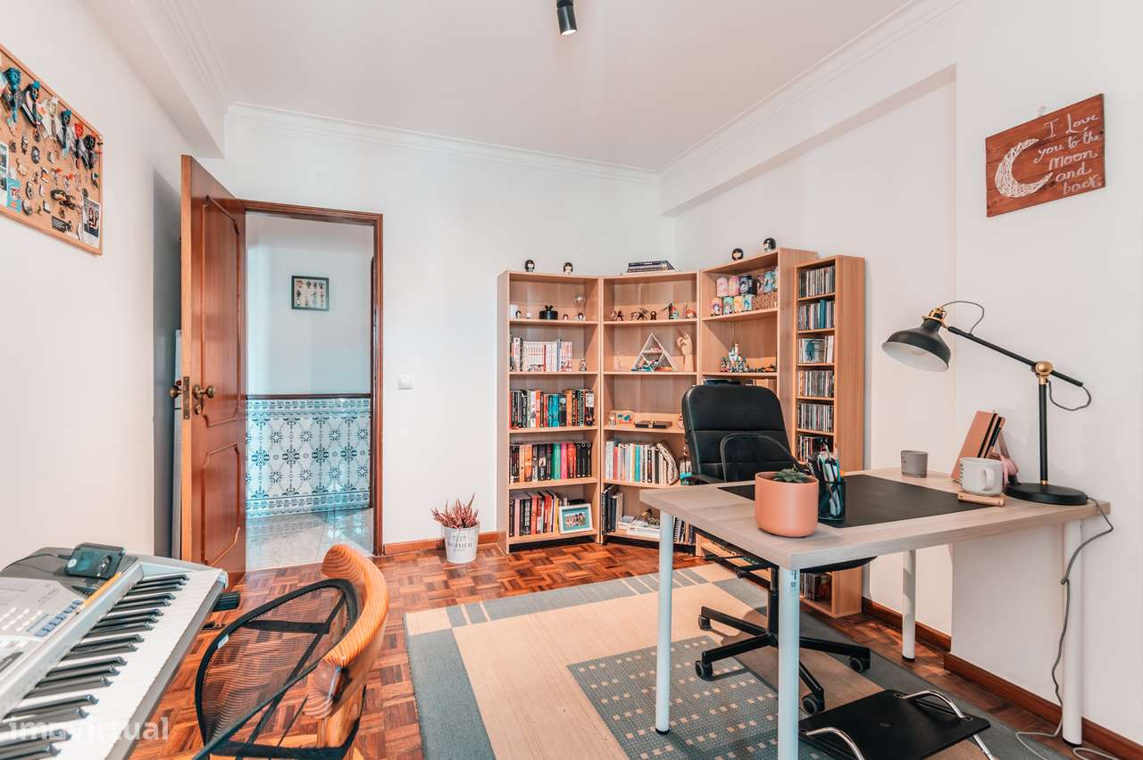 Espaçoso apartamento T3 em Mem Martins-13