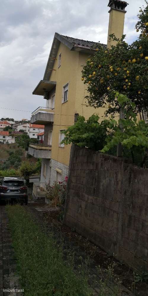 Moradia de R/C, 1º Andar, 2º Andar e Sótão em Proença-a-Nova-9