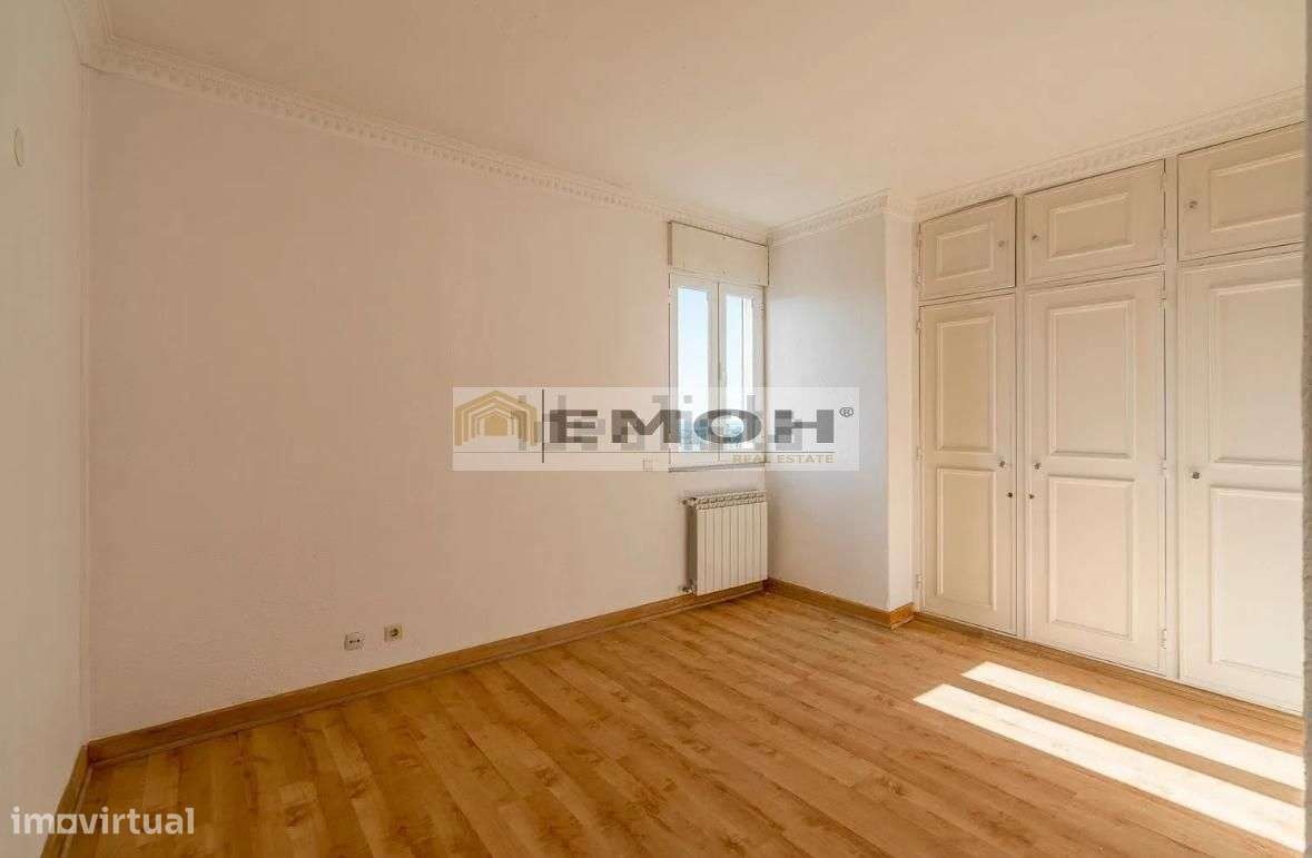 Apartamento T3 à venda na Quinta do Marquês-16