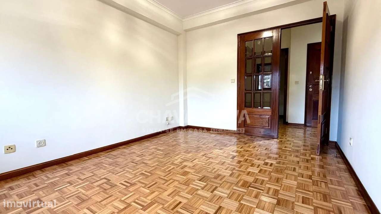 T2+1 c/ Lugar de Garagem em Santos Pousada - Grande imagem: 5/18