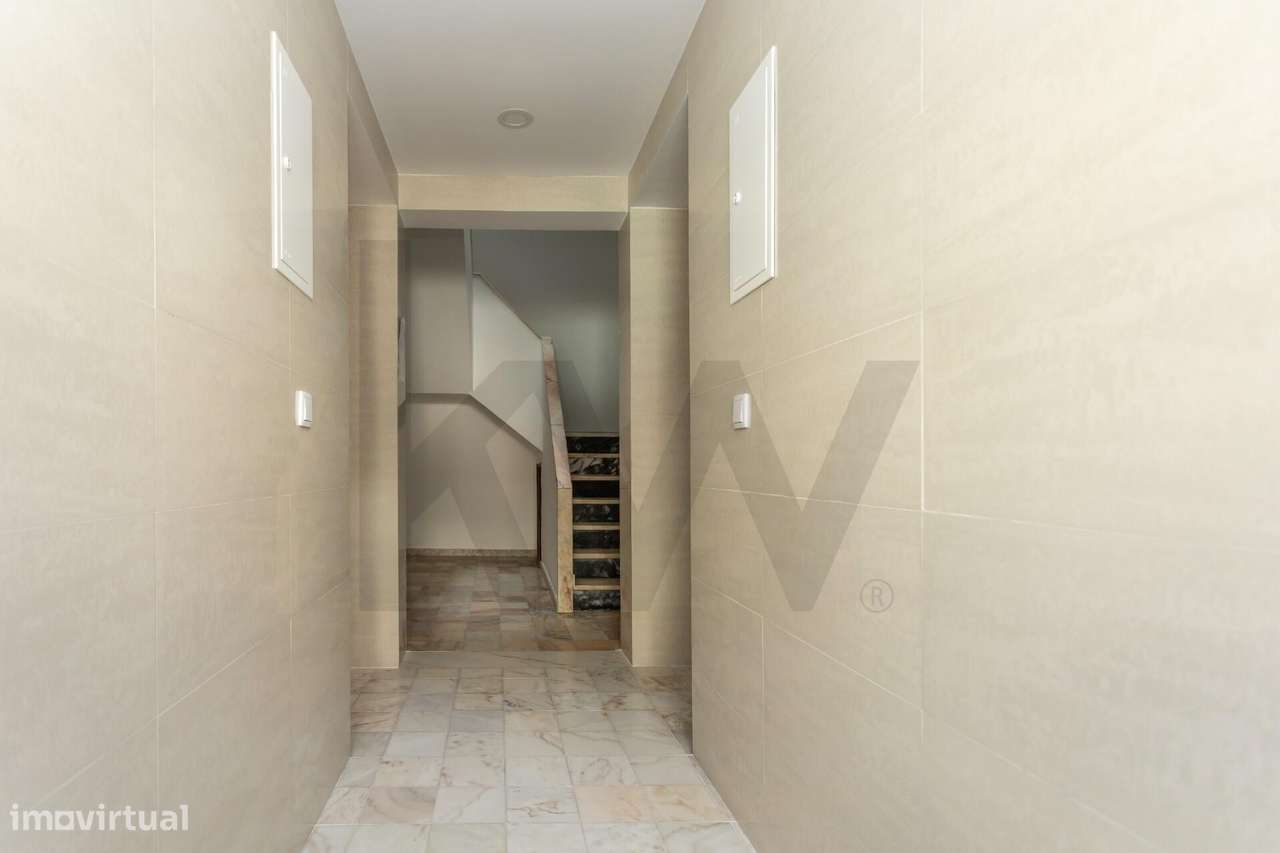 Apartamento T2 Totalmente remodelado | Baixa da Banheira – Moita-16