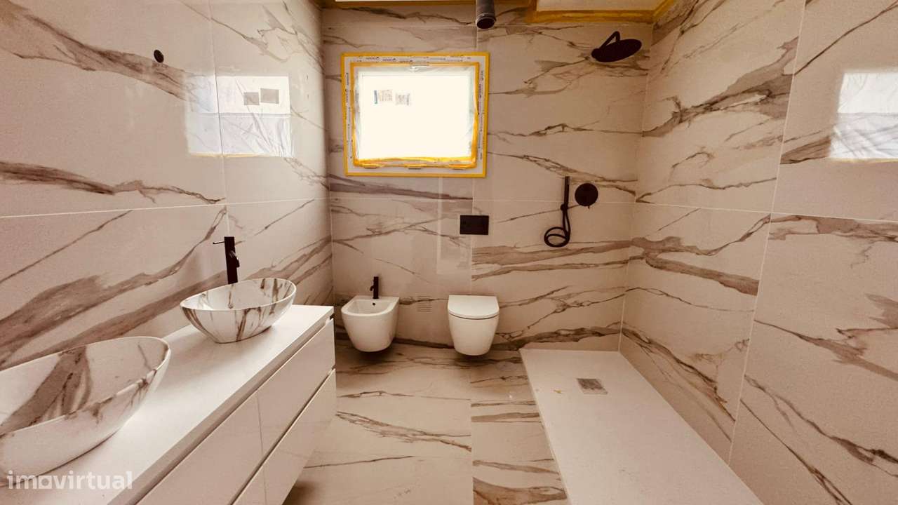 MORADIA T4 FERNAO FERRO-12