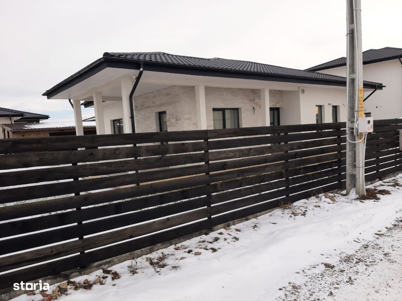 Casa noua,3 camere,80 mp.sup.utila,360 mp.teren,V.Ursului-Miroslava