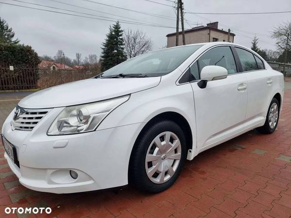 Toyota Avensis 1.6 Luna - 4