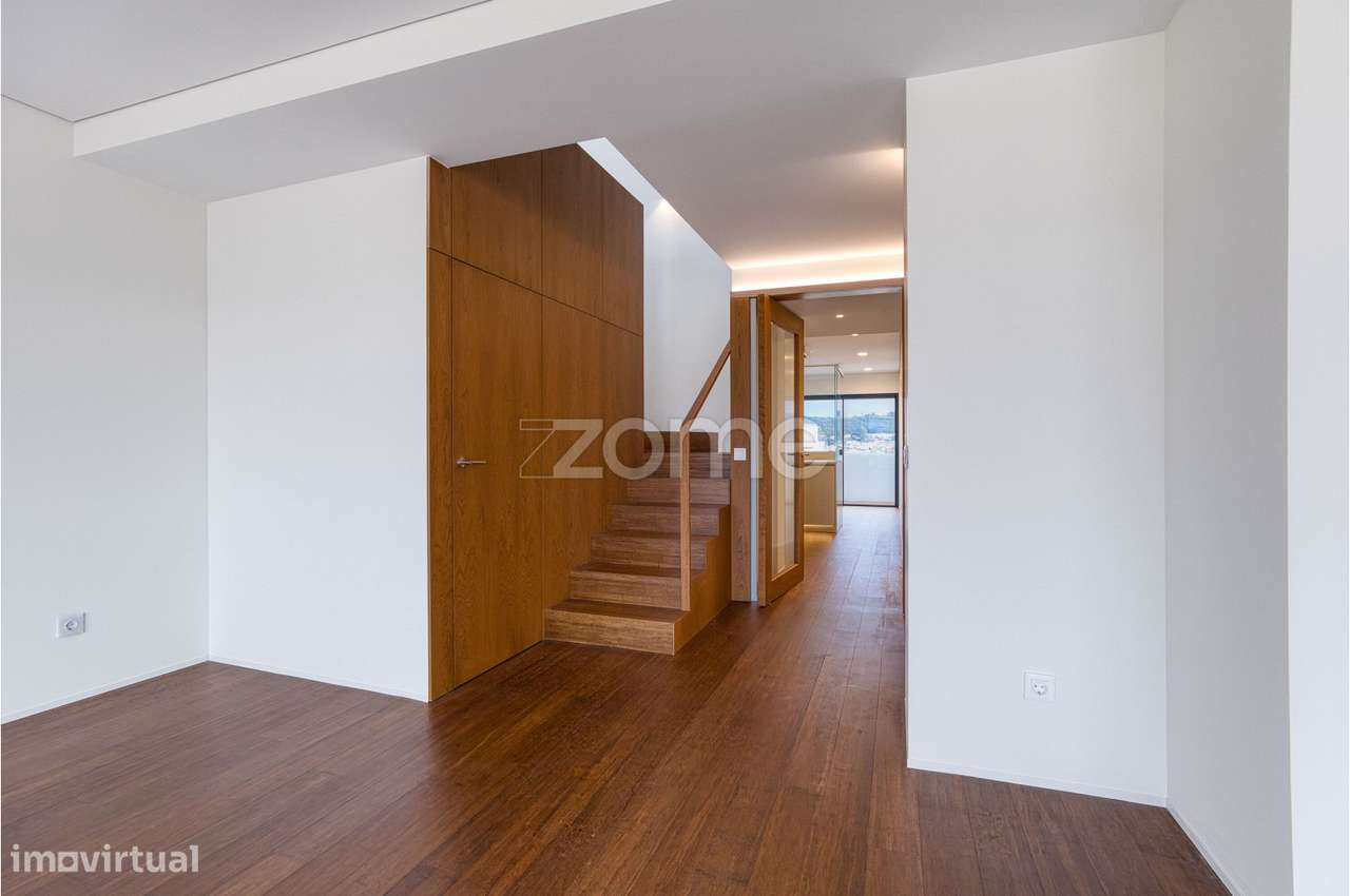 APARTAMENTO NOVO T4 DUPLEX DE LUXO NA TROFA - Grande imagem: 5/21