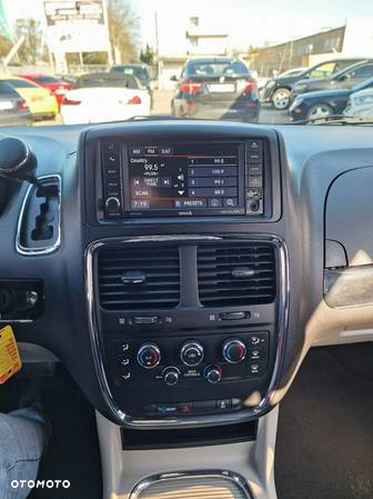 Dodge Grand Caravan - 14