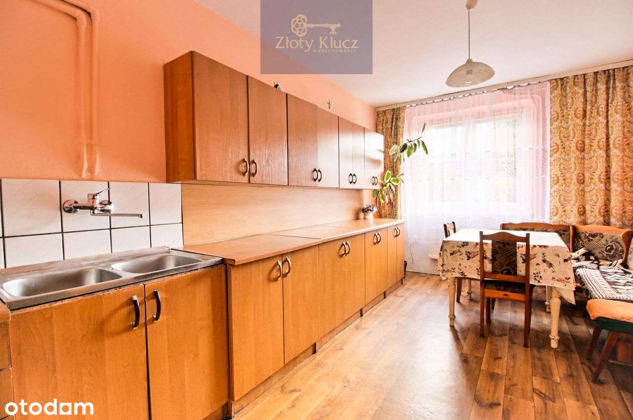 Dom z tarasem-5 pokoi-ogród-dwa garaże murowane-10