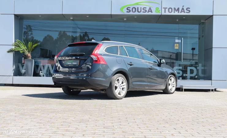 Volvo V60 1.6 D2 Drive Momentum Start/Stop - 4