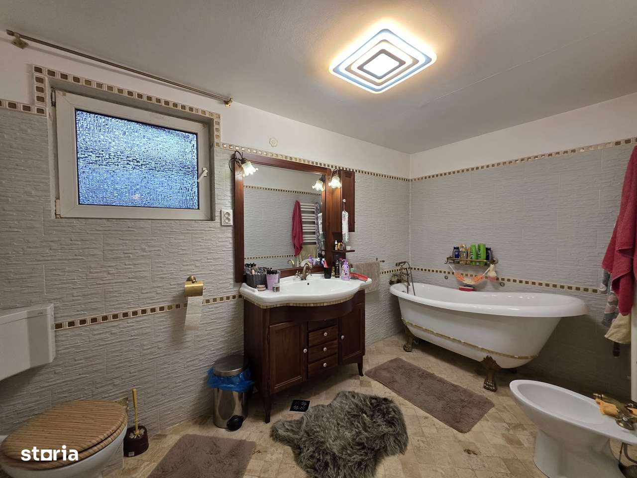 Casă spațioasă cu etaj, utilități complete și piscină – Simeria, HD-16