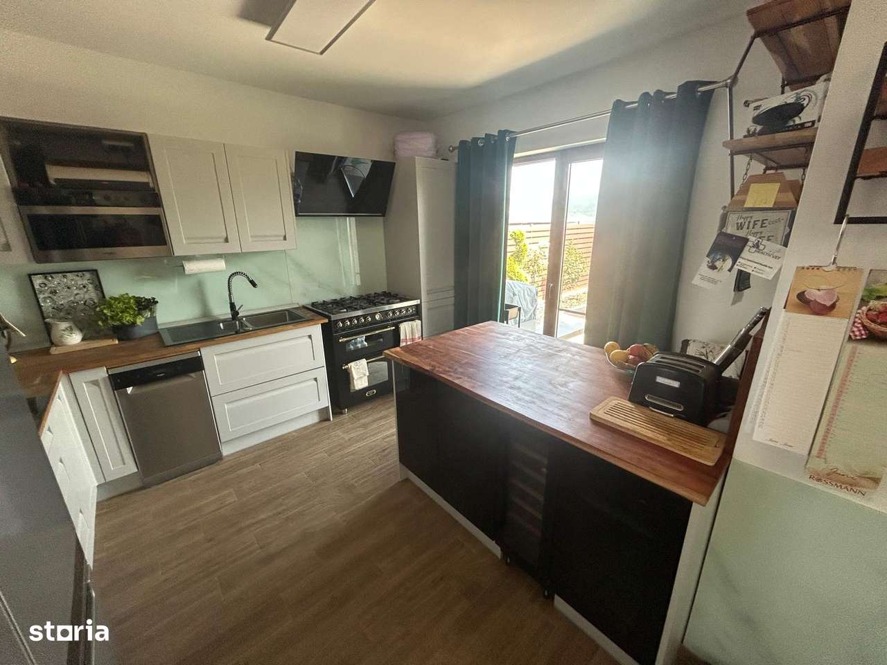 Casă eleganta in zona rezidentiala Ghimbav - cu vedere panoramica! - Imagine principală: 3/19