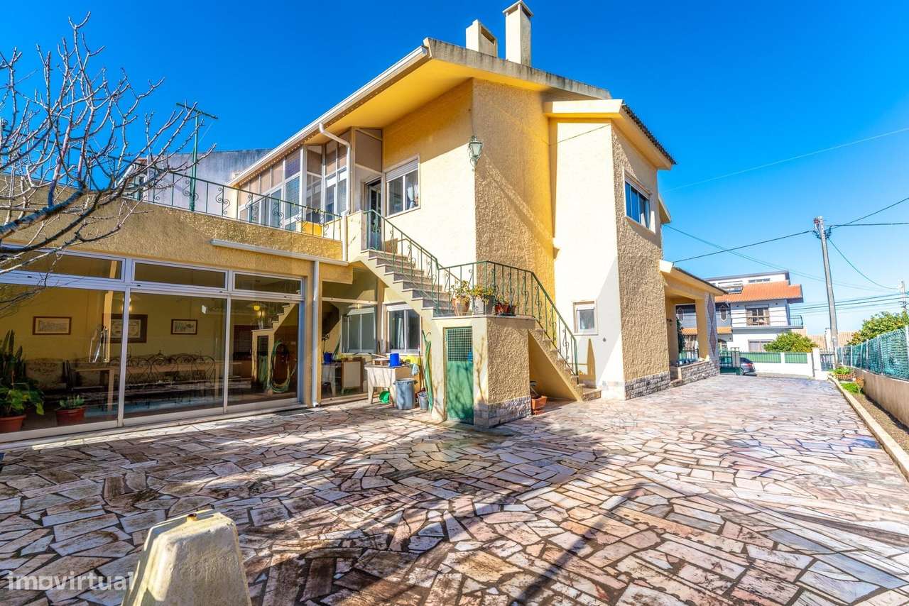 Viver, Investir ou Empreender no Centro de Mafra – Moradia com Armazém - Grande imagem: 4/45
