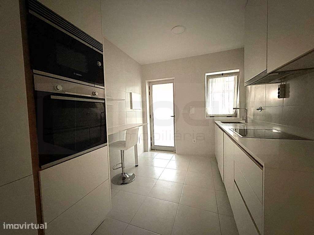 Apartamento T2 renovado com terraço Esgueira - CENTRO-2