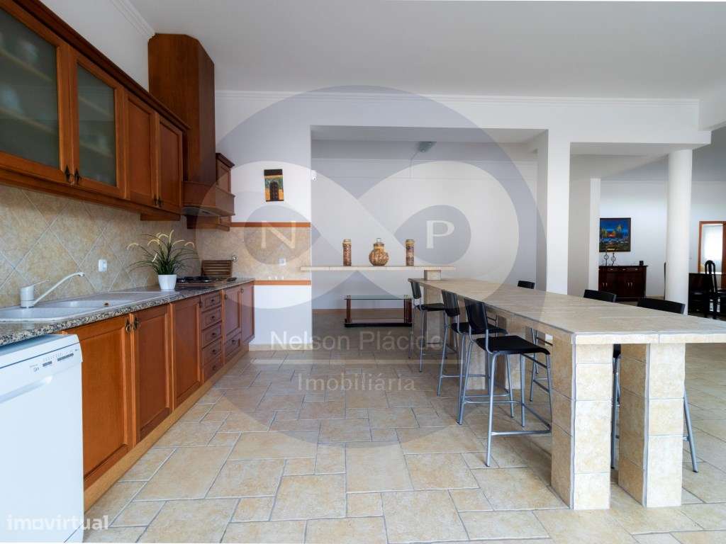 T2 em Andar de Moradia, 2 Frentes Solares, Cozinha Americana Equipa... - Grande imagem: 4/35