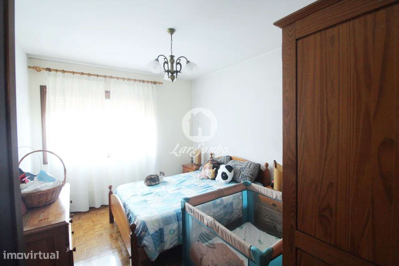 Apartamento T2, situado em Valongo-13