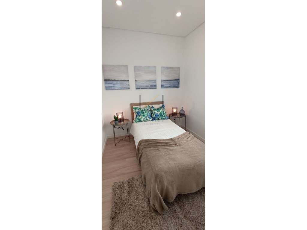 T3 renovado em Benfica - varanda e elevadores-12