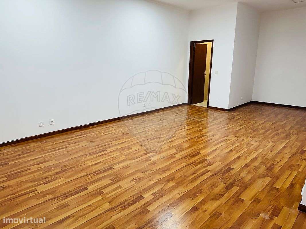 Escritório  para arrendamento - Grande imagem: 4/9