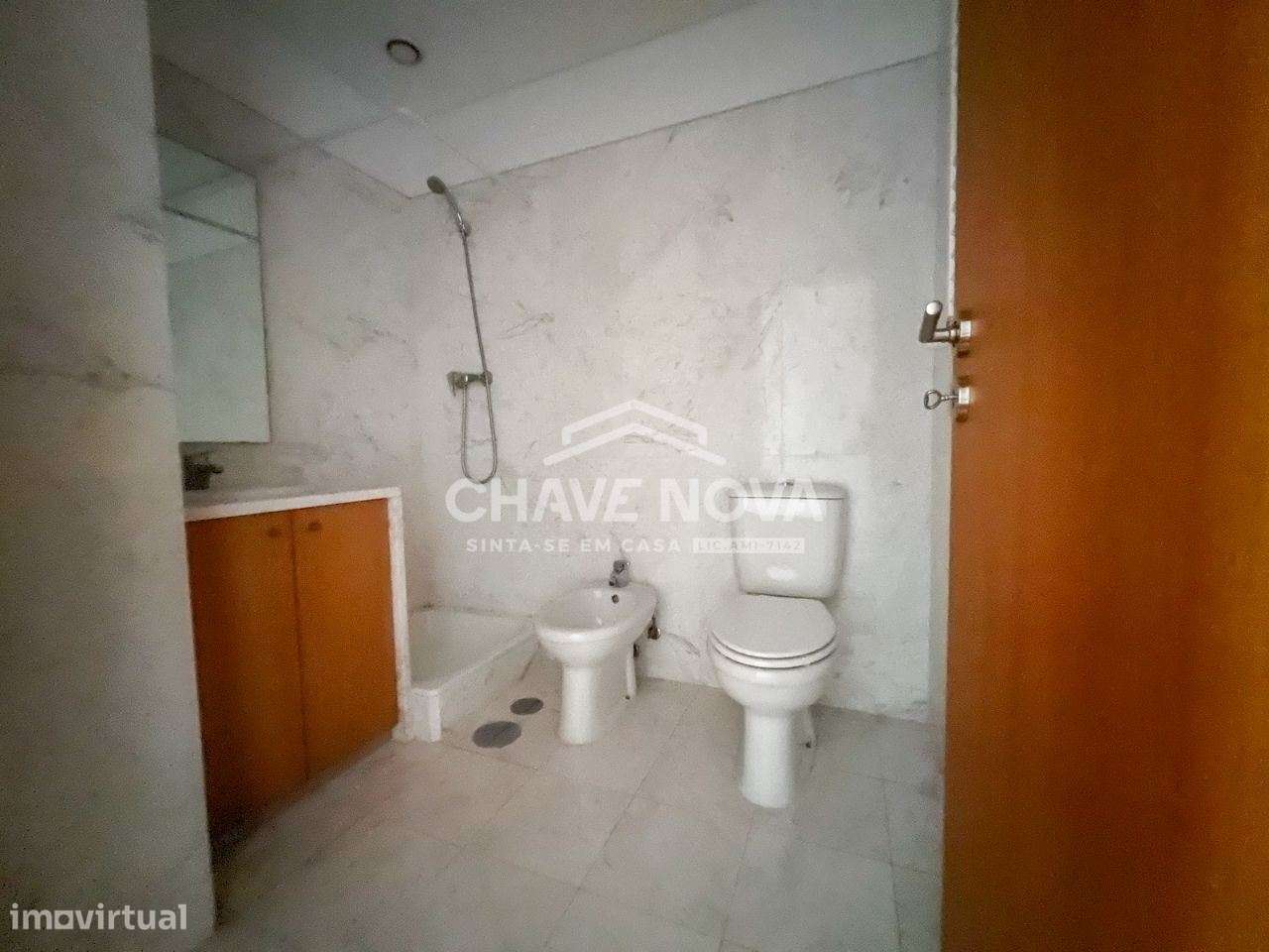 T2 C/ Lugar de Garagem e Arrumos em Oliveira do Douro - Grande imagem: 5/14