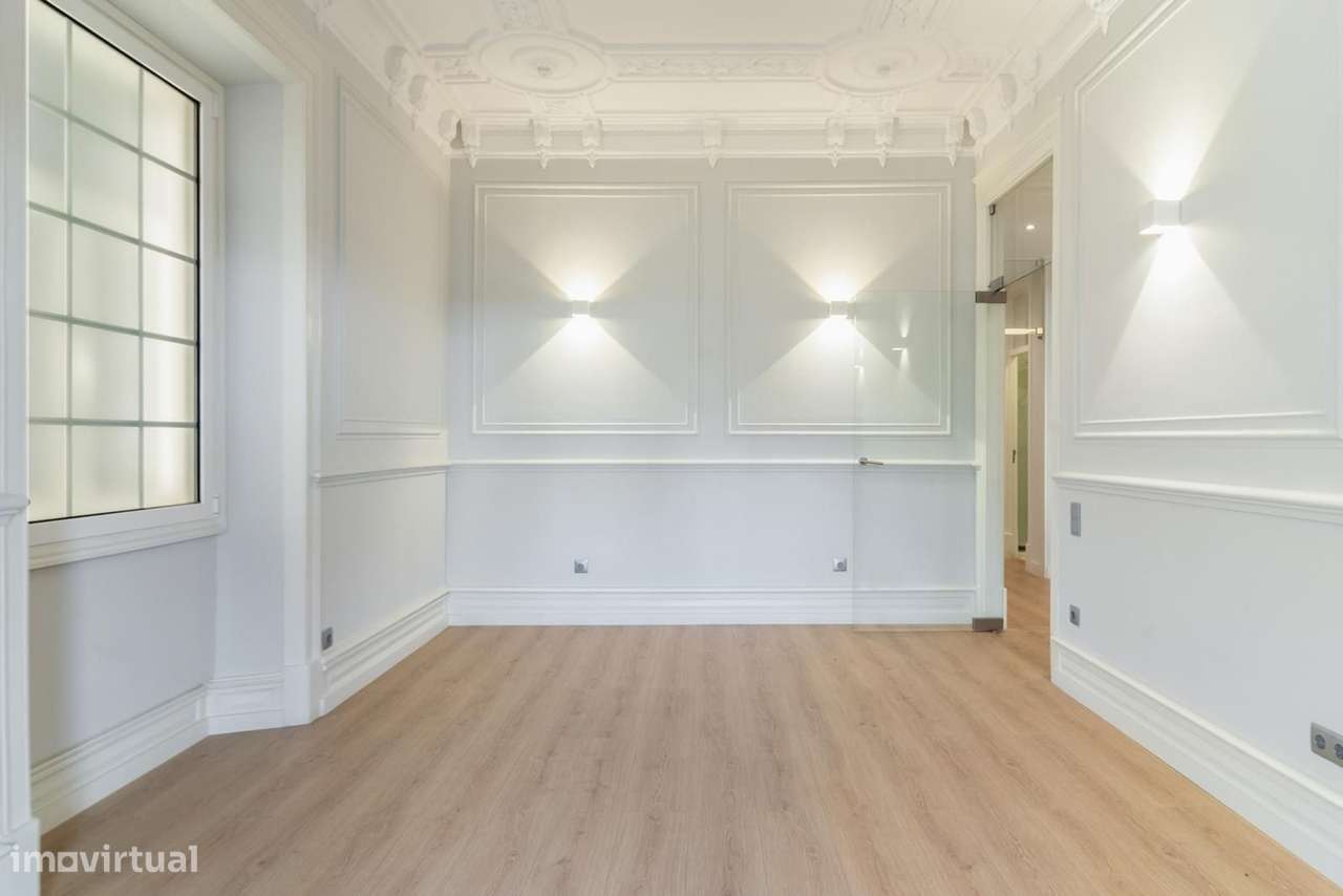 Apartamento T4 com varanda, Avenidas Novas, Lisboa - Grande imagem: 2/25