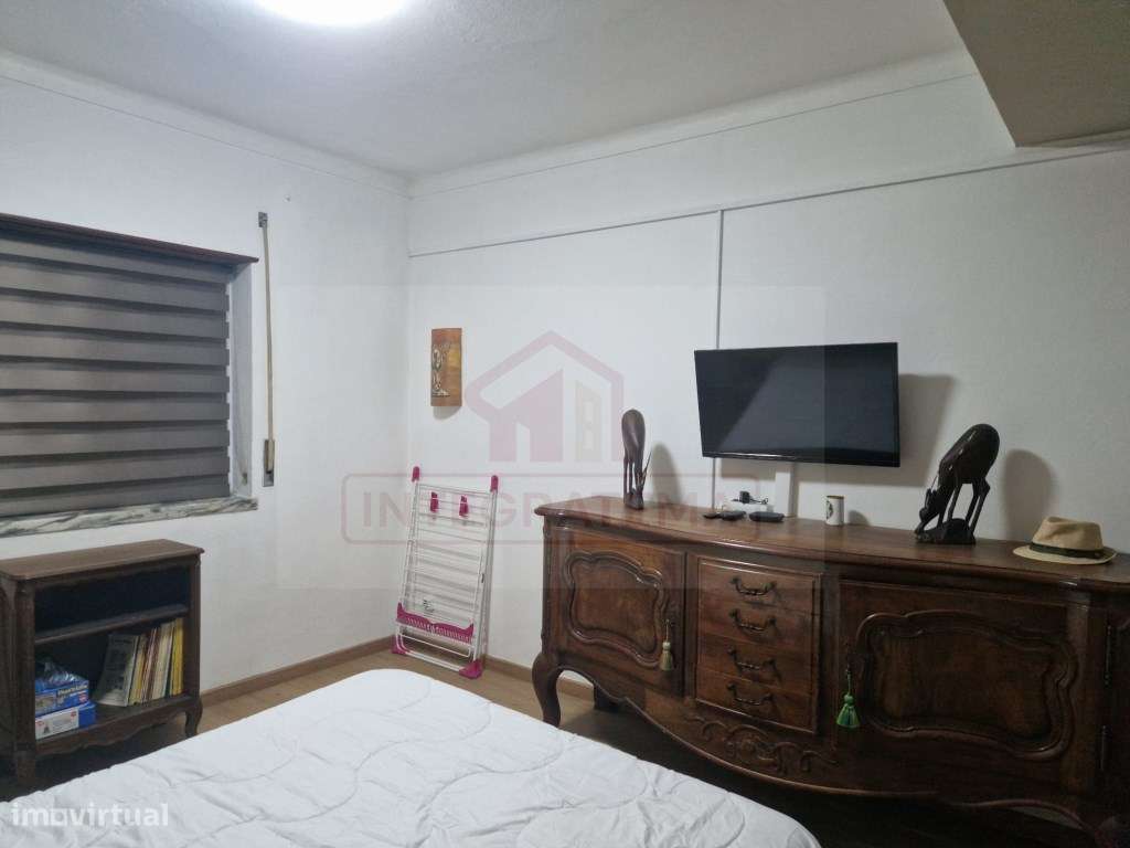 Apartamento T2 com garagem nas Caldas da Rainha-14