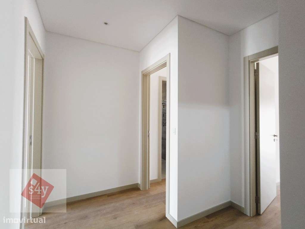 Apartamento T3 com 2 Parqueamentos!-11