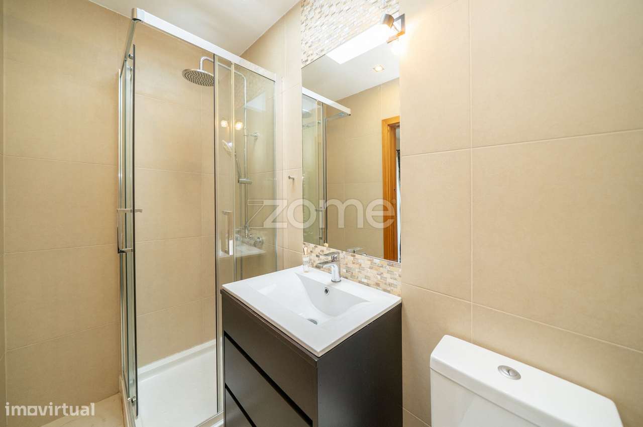 Moradia T5 + 1 com Piscina em Espinho, Braga-57