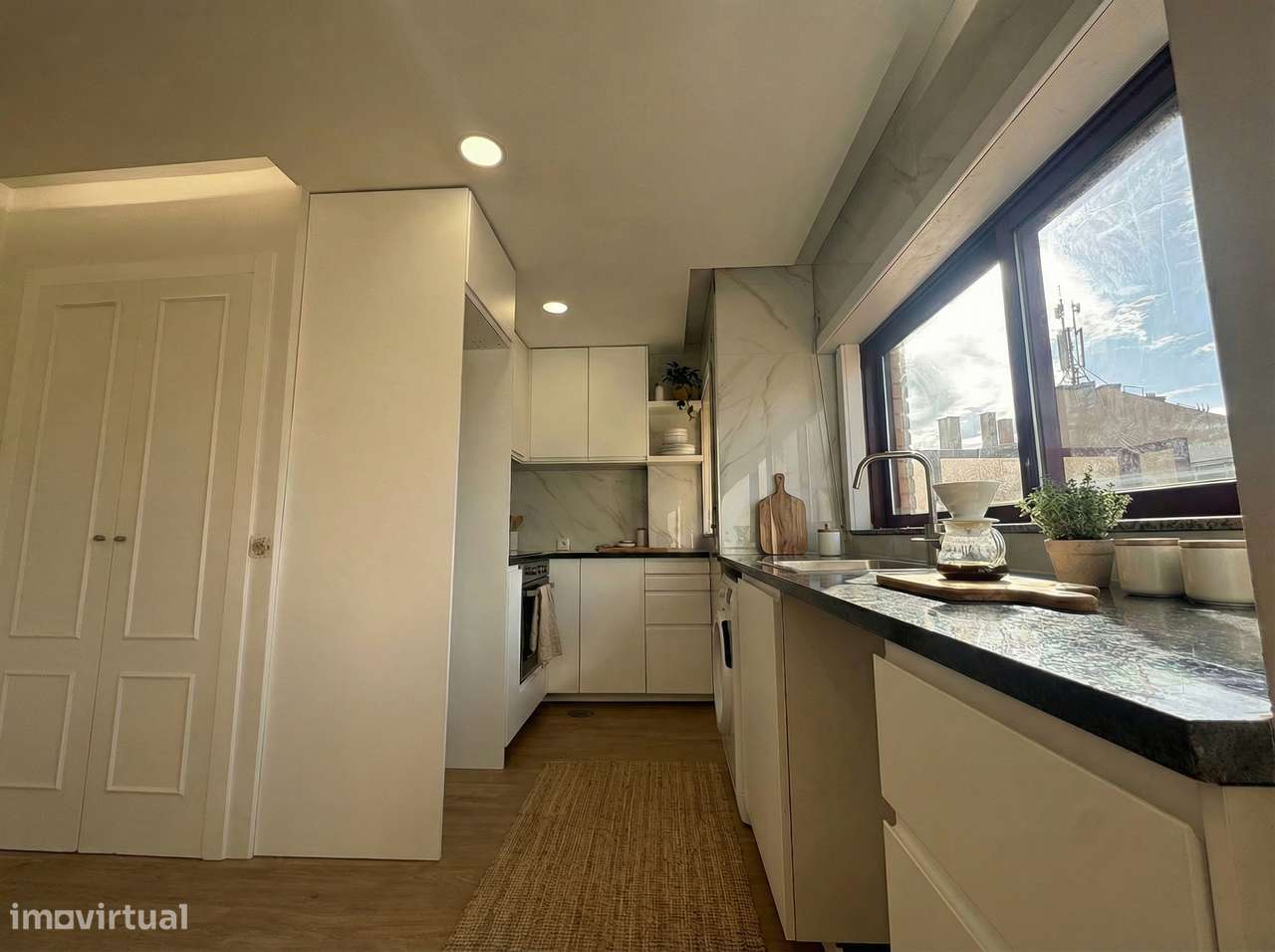 Apartamento T1 Remodelado com Terraço e Sótão com entrada independente - Grande imagem: 3/6