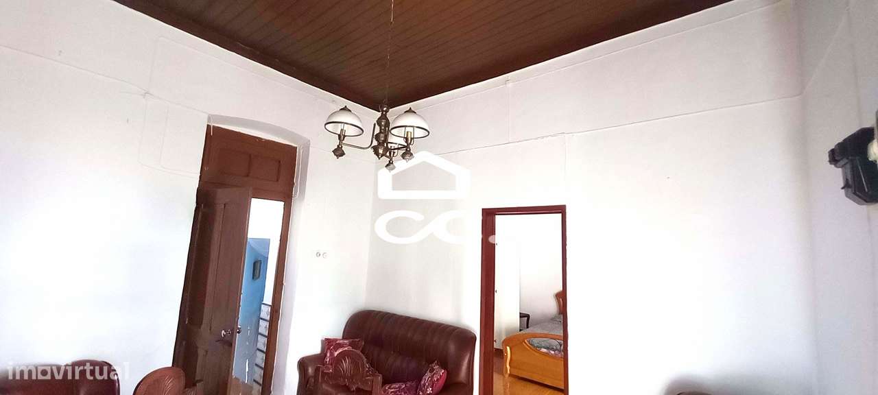 Moradia T1 com logradouro-4