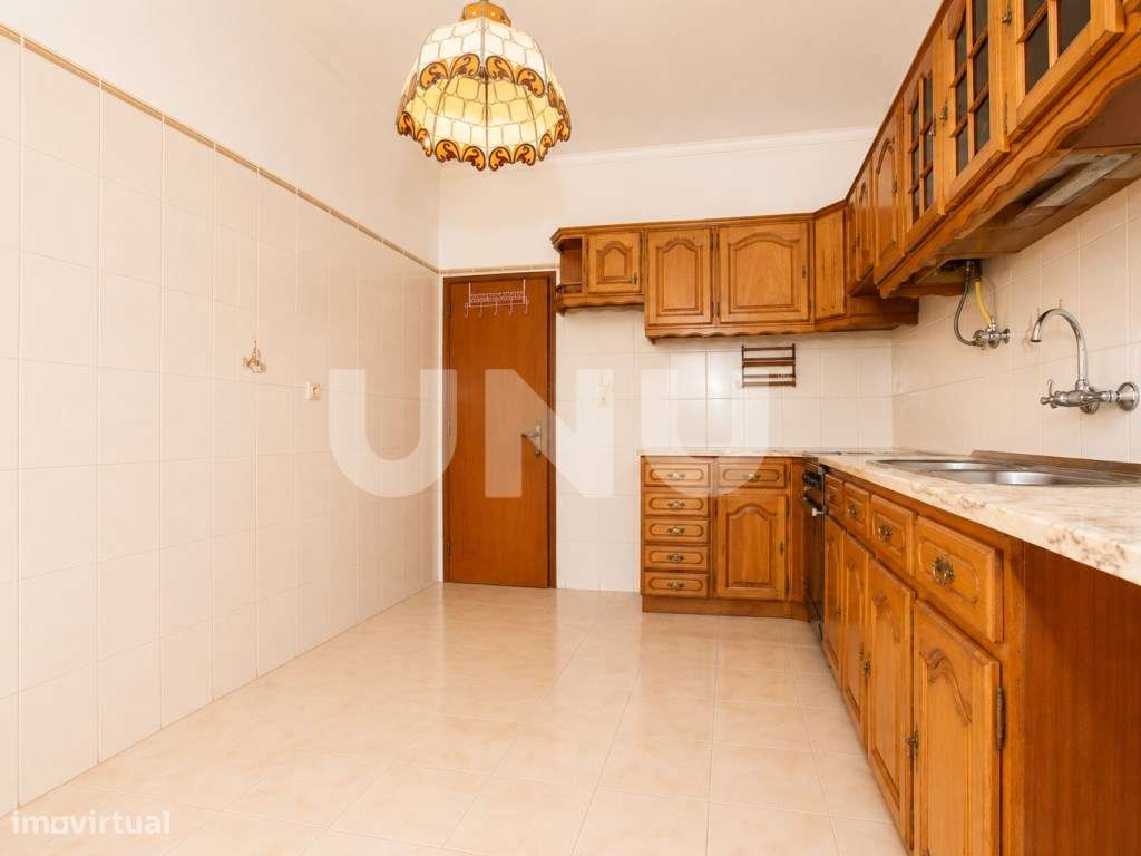 Apartamento T3, com terraço e lugar de estacionamento, no centro da...-11