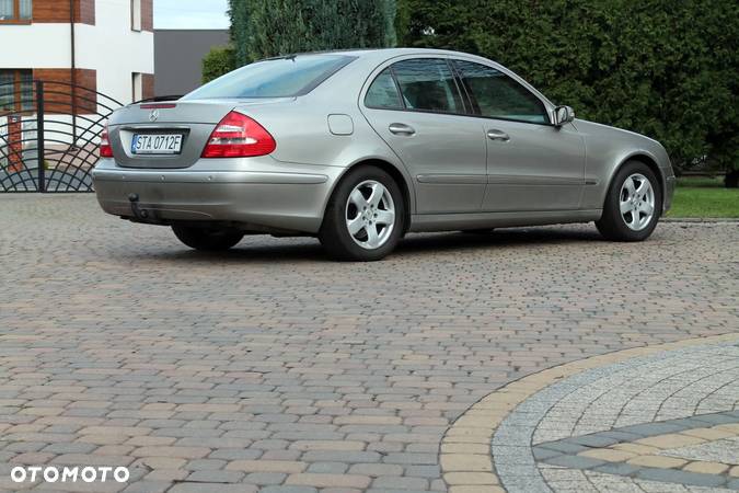 Mercedes-Benz Klasa E 350 7G-TRONIC Elegance - 4