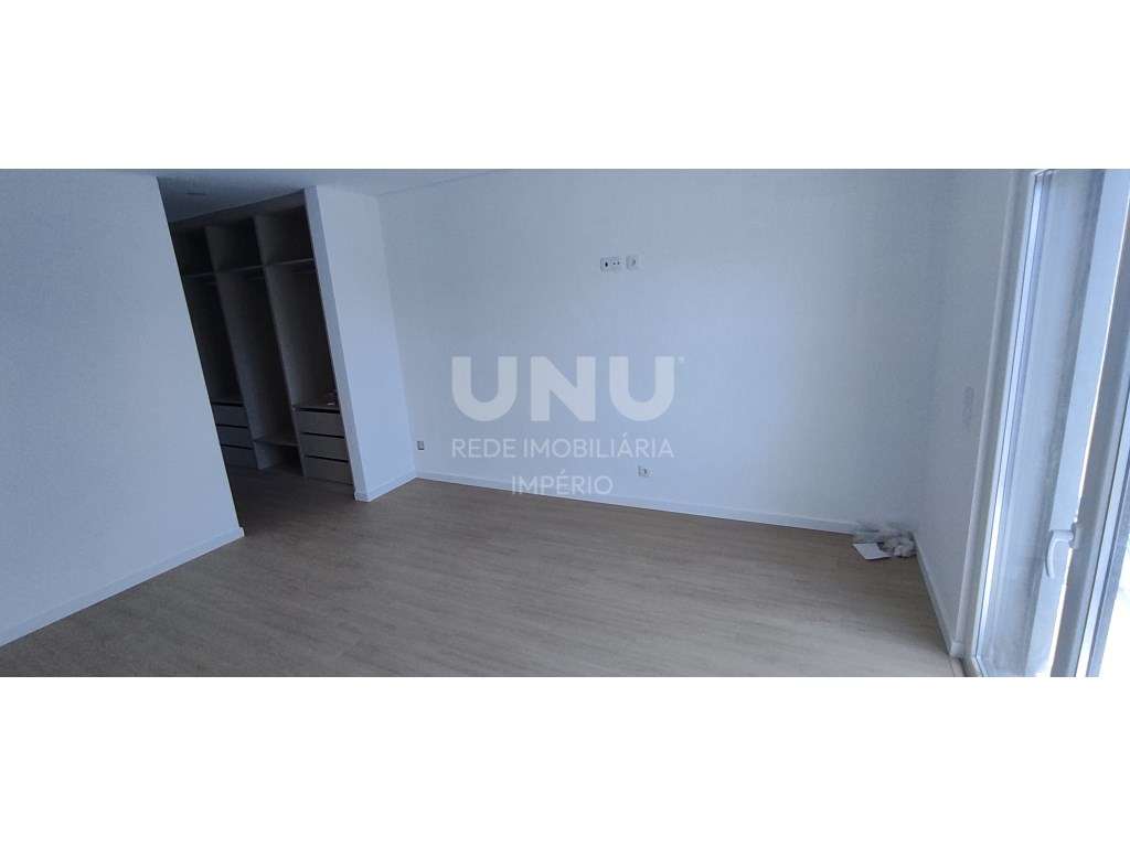 MORADIA PREMIUM TRIPLEX 5 ASSOALHADAS em Fernão Ferro 3 WC-26
