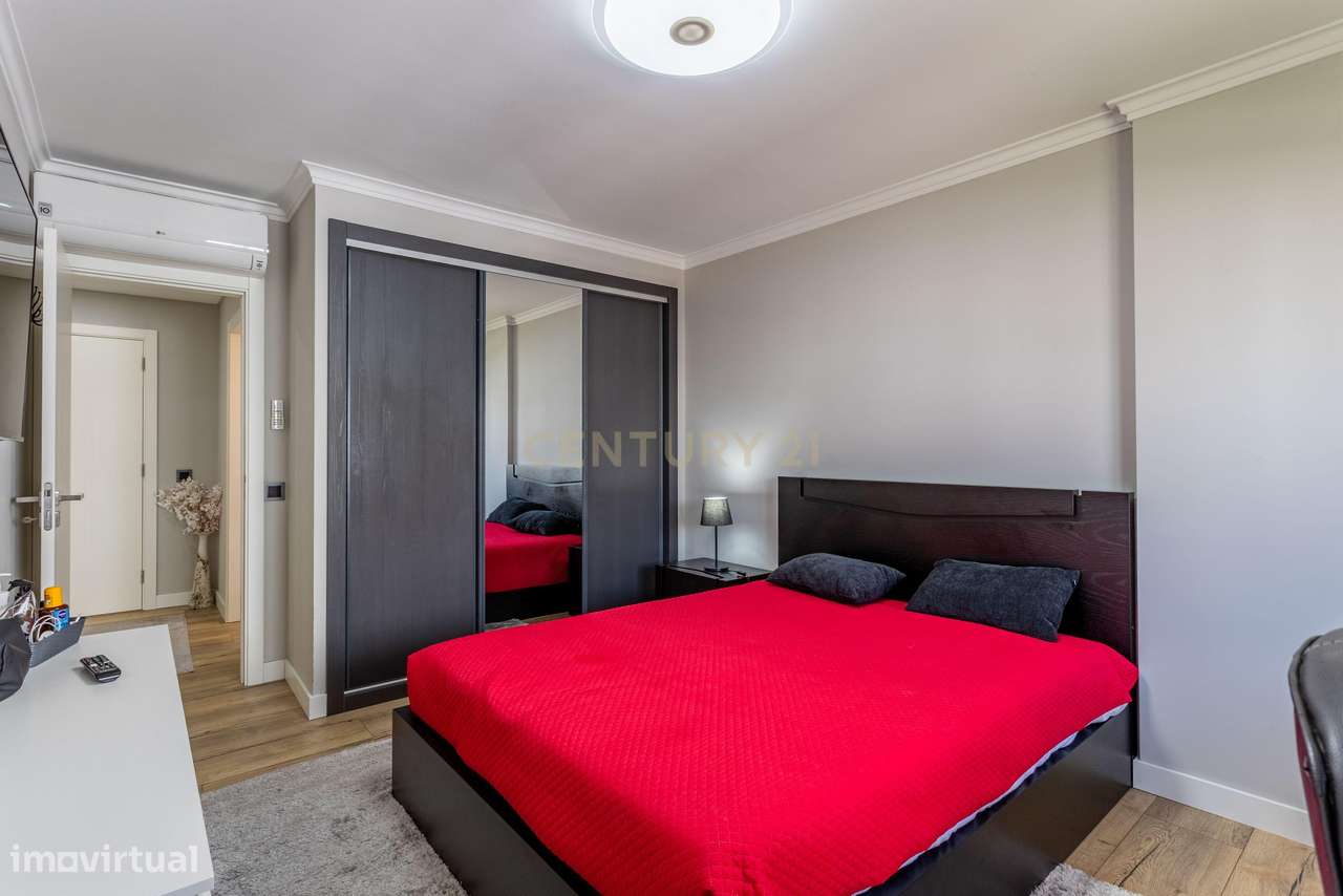 Moderno Apartamento T4 no Carregado em condomínio fechado-20