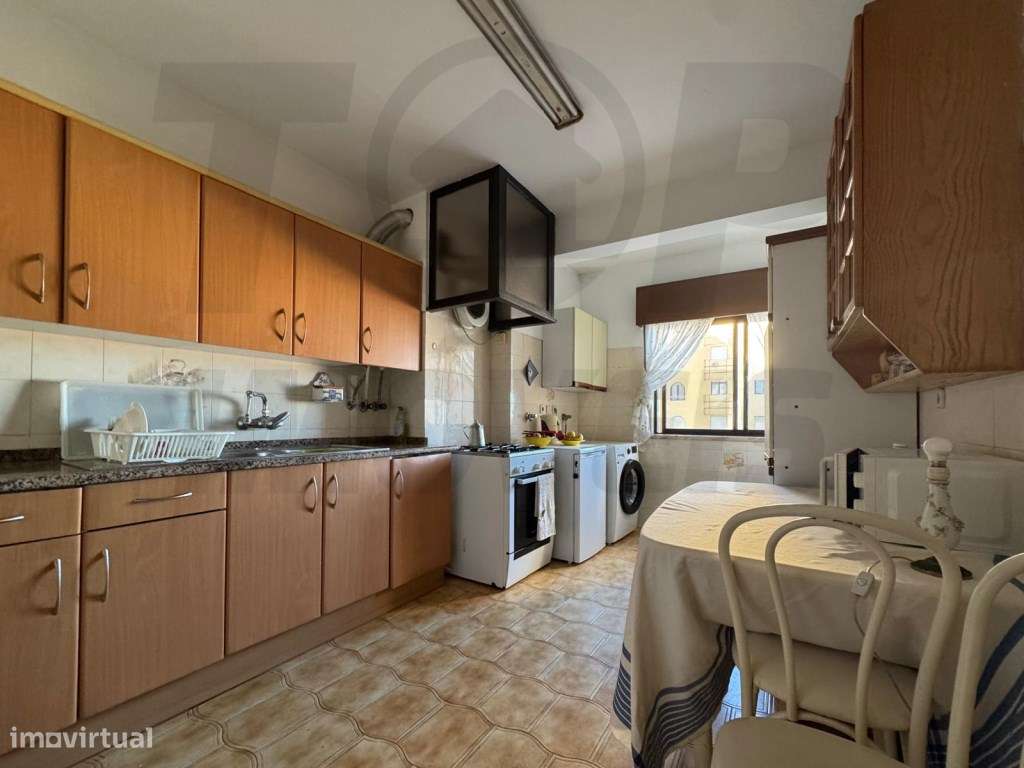 Apartamento T3 para remodelar - CARCAVELOS - 470.000€-0