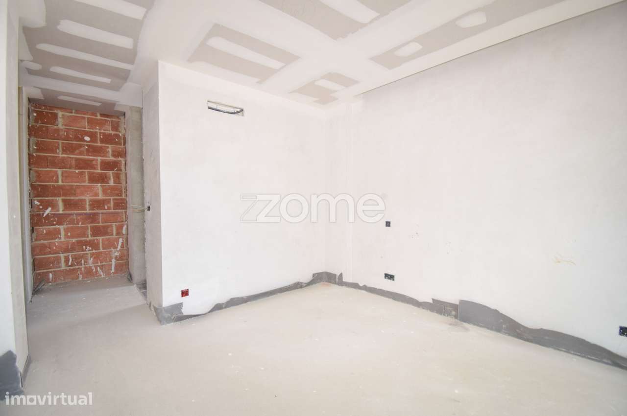 Moradia nova T4 luxo em condomínio privado no Barro em Loures-20